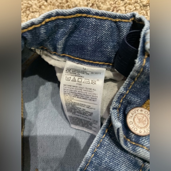 Old Navy Boys Built Tough Straight Leg Jeans - Picture 6 of 7